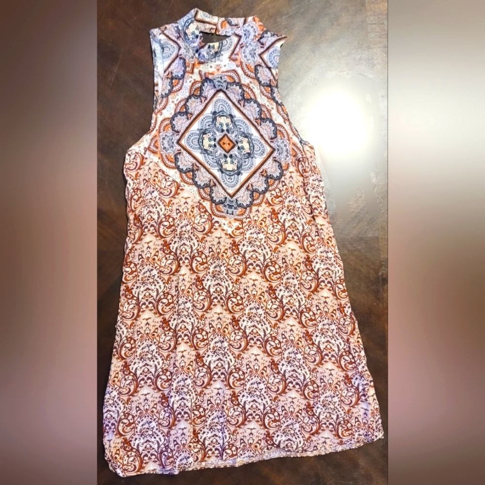 Sleeveless Patterned Dress